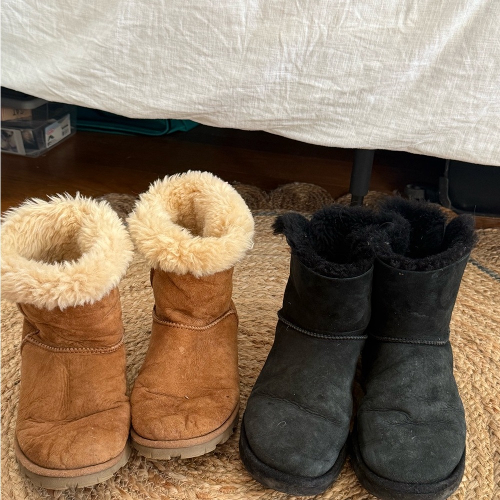 2x UGGS women’s US 10 & 11